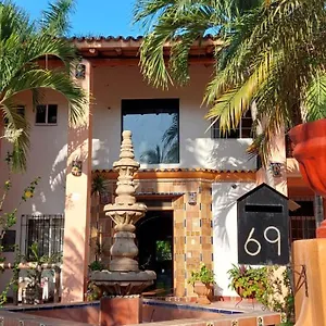 casa-virgilios.hotelspuertovallarta.org/